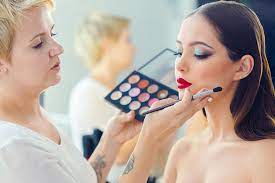 Do You like people? It’s a must to be a top makeup artist in bangalore!